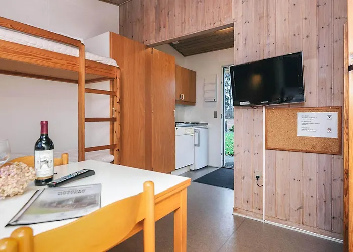 Semesterbostad Beautiful Near Mariehaven Ansager